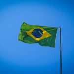 O Dragão Acelera: Como o Brasil virou a principal aposta chinesa e o novo campo de batalha dos elétricos